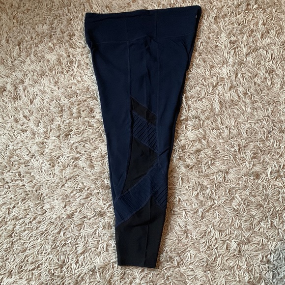 Athleta leggings - Picture 2 of 11